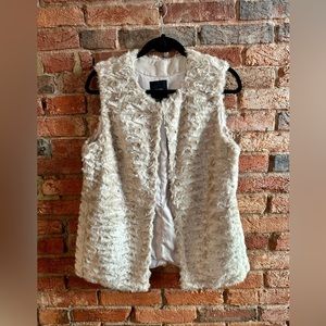 Forever 21 Faux Fut Vest